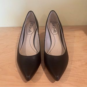 Life Stride Black Heels 6W Wide